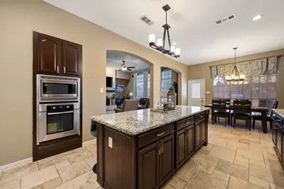 1819 Lakes Edge Boulevard, Mansfield, TX 76063 - Photo 11