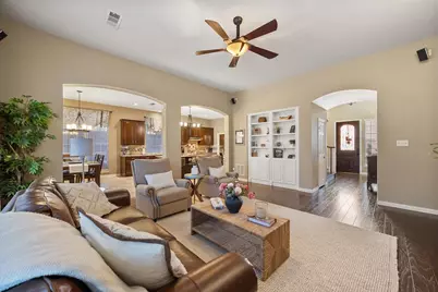 1819 Lakes Edge Boulevard, Mansfield, TX 76063 - Photo 5