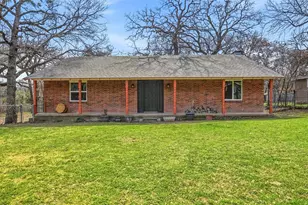 208 Shoreline Dr, Azle, TX 76020 - Photo 1