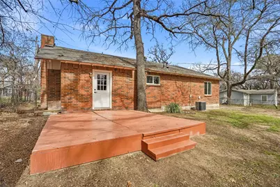 208 Shoreline Drive, Azle, TX 76020 - Photo 17