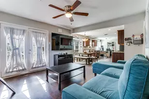 2214 W 11th St, Irving, TX 75060 - Photo 3