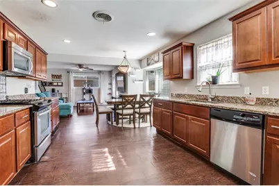 2214 W 11th Street, Irving, TX 75060 - Photo 5