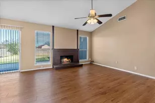 3807 Glengate Dr, Arlington, TX 76016 - Photo 3