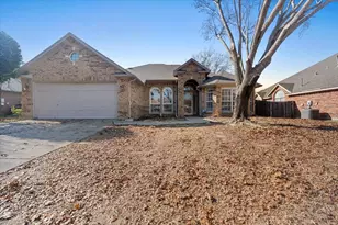 4425 Forsyth Ln, Grand Prairie, TX 75052 - Photo 1