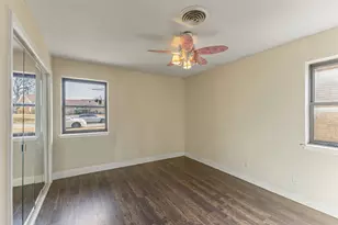 1206 Hillside Dr, Grand Prairie, TX 75051 - Photo 15