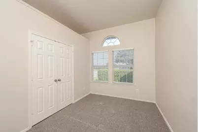 328 W Willow Creek Drive, Glenn Heights, TX 75154 - Photo 13