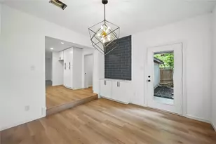 512 Shadowbrook Ln, Hurst, TX 76053 - Photo 13