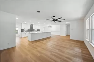 512 Shadowbrook Ln, Hurst, TX 76053 - Photo 9