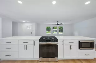 512 Shadowbrook Ln, Hurst, TX 76053 - Photo 7