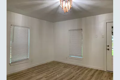 1046 W Collins Street, Denison, TX 75020 - Photo 9