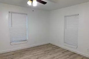 1046 W Collins St, Denison, TX 75020 - Photo 7