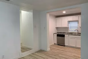 1046 W Collins St, Denison, TX 75020 - Photo 3