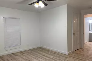 1046 W Collins St, Denison, TX 75020 - Photo 5