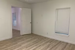 1046 W Collins St, Denison, TX 75020 - Photo 11