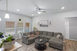 1317 Dacki Ave, Dallas, TX 75211 - Photo 9