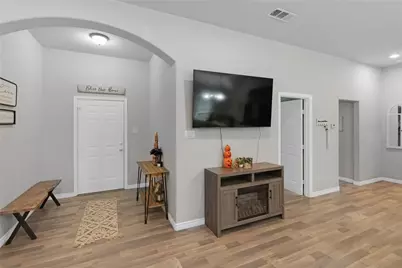1317 Dacki Avenue, Dallas, TX 75211 - Photo 7