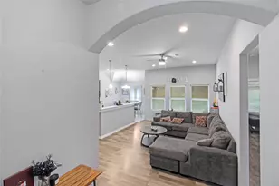 1317 Dacki Ave, Dallas, TX 75211 - Photo 5