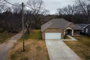 1317 Dacki Ave, Dallas, TX 75211 - Photo 37