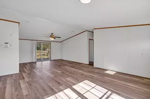 4504 E Kenwood Ct, Granbury, TX 76049 - Photo 7