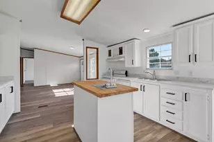 4504 E Kenwood Ct, Granbury, TX 76049 - Photo 15