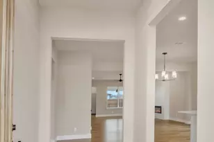 207 W 7th St, Justin, TX 76247 - Photo 5