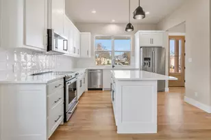 207 W 7th St, Justin, TX 76247 - Photo 9