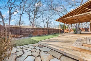 1707 Acorn Dr, Euless, TX 76039 - Photo 5