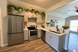 2619 Stephenson Dr, Dallas, TX 75215 - Photo 3