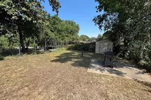 2619 Stephenson Dr, Dallas, TX 75215 - Photo 11