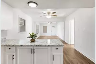 519 Sunnyside Avenue, Cockrell Hill, TX 75211 - Photo 9