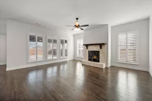 137 Fireberry Dr, Glenn Heights, TX 75154 - Photo 3