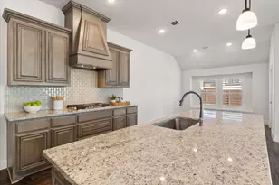 137 Fireberry Dr, Glenn Heights, TX 75154 - Photo 9