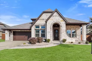 137 Fireberry Dr, Glenn Heights, TX 75154 - Photo 1