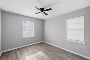 3901 Hiland Dr, Beverly Hills, TX 76711 - Photo 9