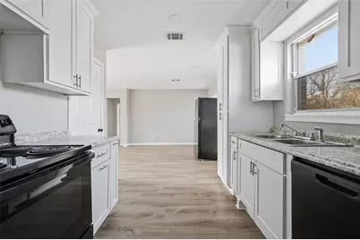 3901 Hiland Drive, Beverly Hills, TX 76711 - Photo 5