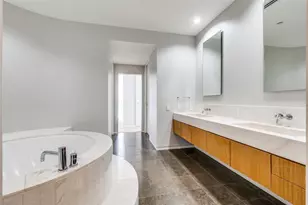 2430 Victory Park Ln, Dallas, TX 75219 - Photo 23