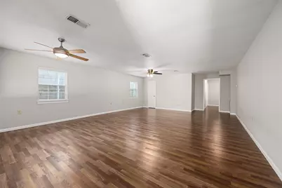 2200 W Rosedale Street S #B, Fort Worth, TX 76110 - Photo 5