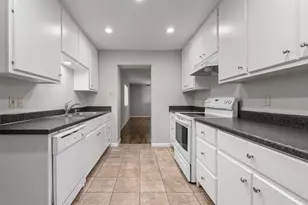 2200 W Rosedale St S, Fort Worth, TX 76110 - Photo 9