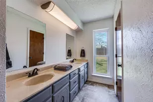 7505 Mapleleaf Dr, North Richland Hills, TX 76182 - Photo 15