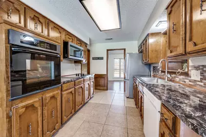 7505 Mapleleaf Drive, North Richland Hills, TX 76182 - Photo 17