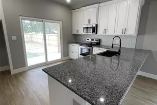 626 W Florence St, Denison, TX 75020 - Photo 5