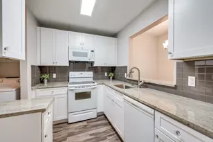 1603 Marsh Ln, Carrollton, TX 75006 - Photo 7