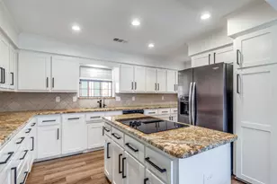 15607 Trails End Dr, Dallas, TX 75248 - Photo 11