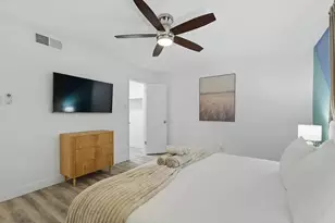 8083 Meadow Rd, Dallas, TX 75231 - Photo 17