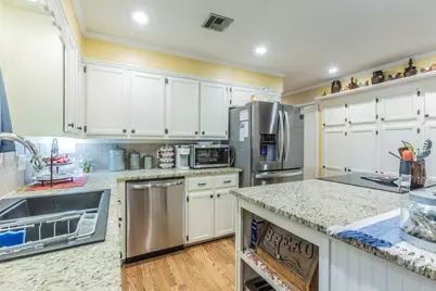 202 E San Benito Drive, Robinson, TX 76706 - Photo 9