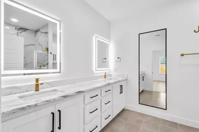 128 Cottonwood Street, Fort Worth, TX 76111 - Photo 13