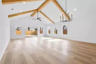 128 Cottonwood St, Fort Worth, TX 76111 - Photo 3