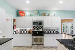 3800 Hollow Creek Rd, Benbrook, TX 76116 - Photo 11