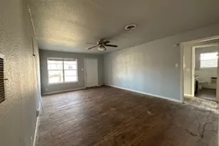 208 Bagin St, Whitesboro, TX 76273 - Photo 5