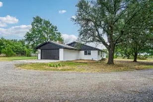 1222 Golden Hoof Dr, Krum, TX 76249 - Photo 29